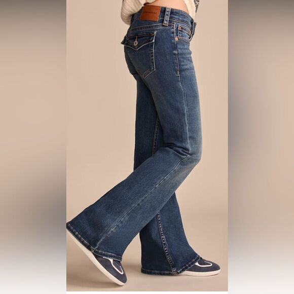 Lucky Brand Low Ride Flare Jeans. Size 14/32R - Picture 4 of 15
